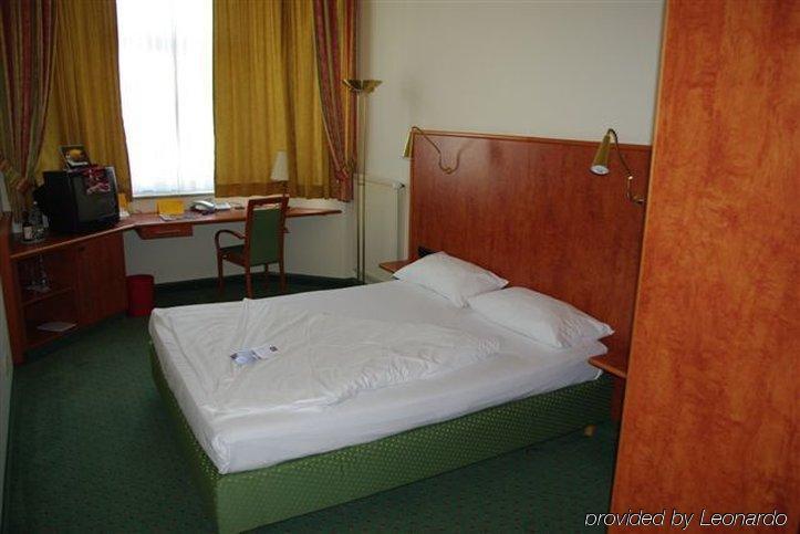 1, 2, Sleep Boardinghouse Unterschleissheim Zentrum Exterior photo