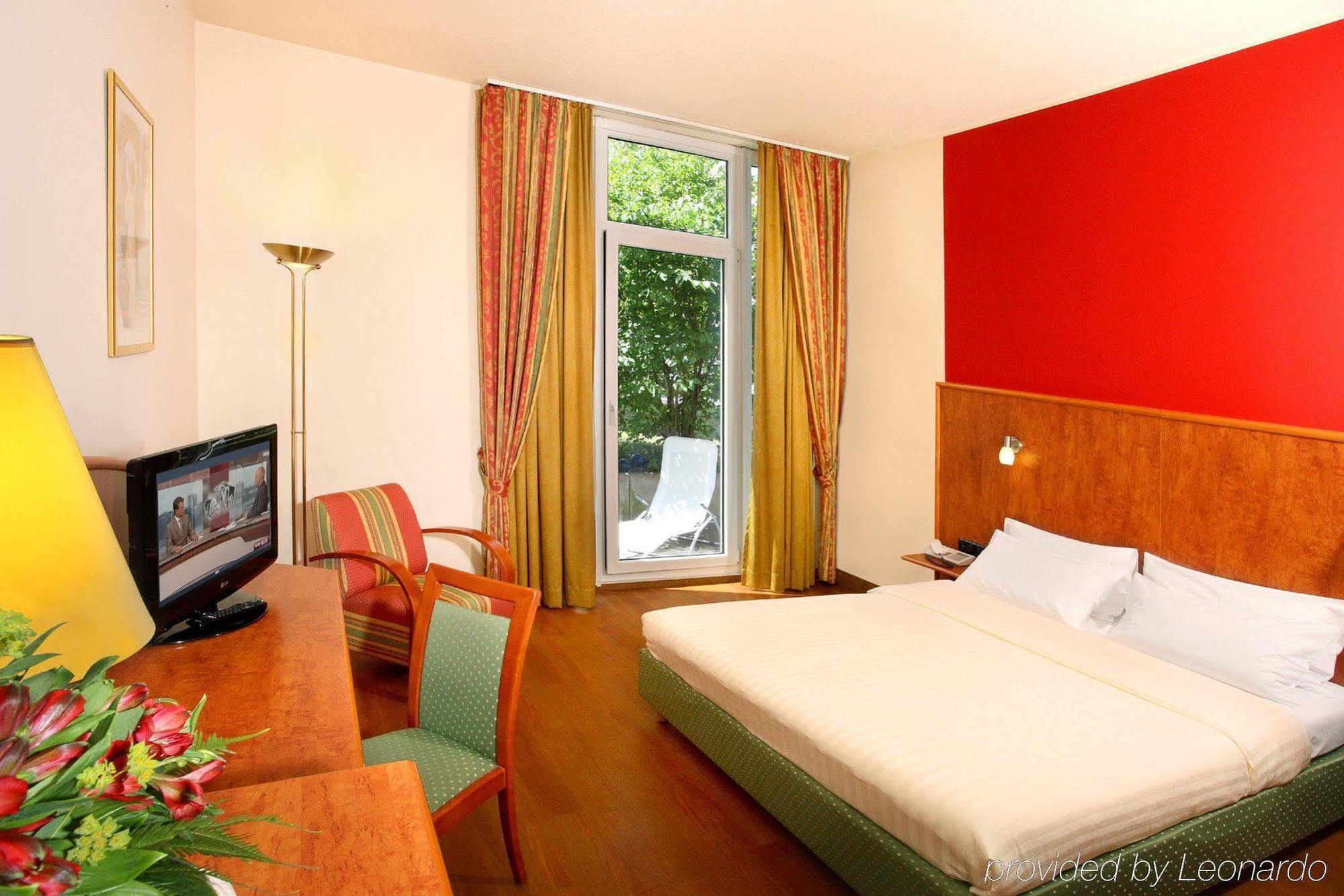 1, 2, Sleep Boardinghouse Unterschleissheim Zentrum Exterior photo